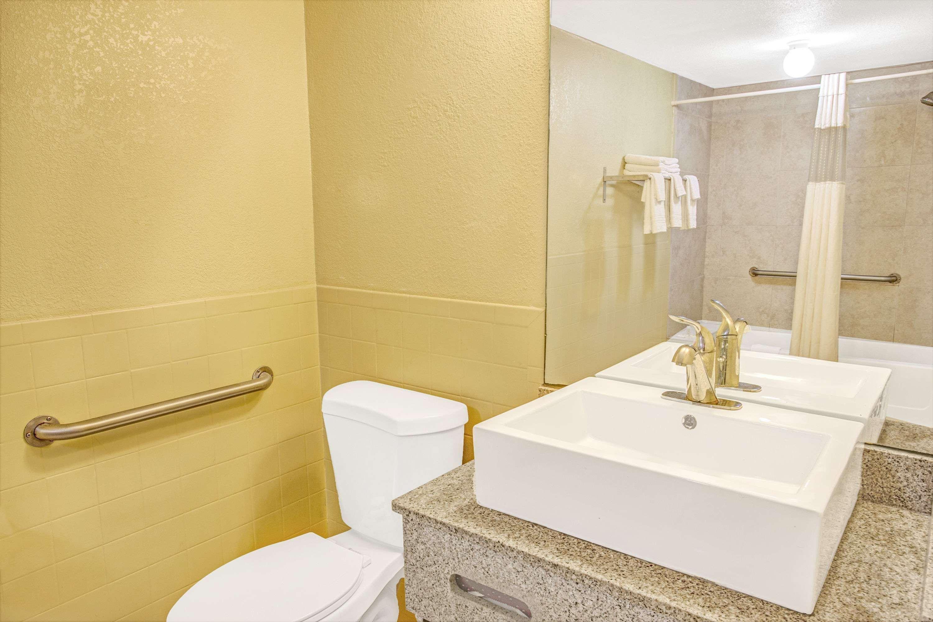Days By Wyndham Central Hotel 2*
