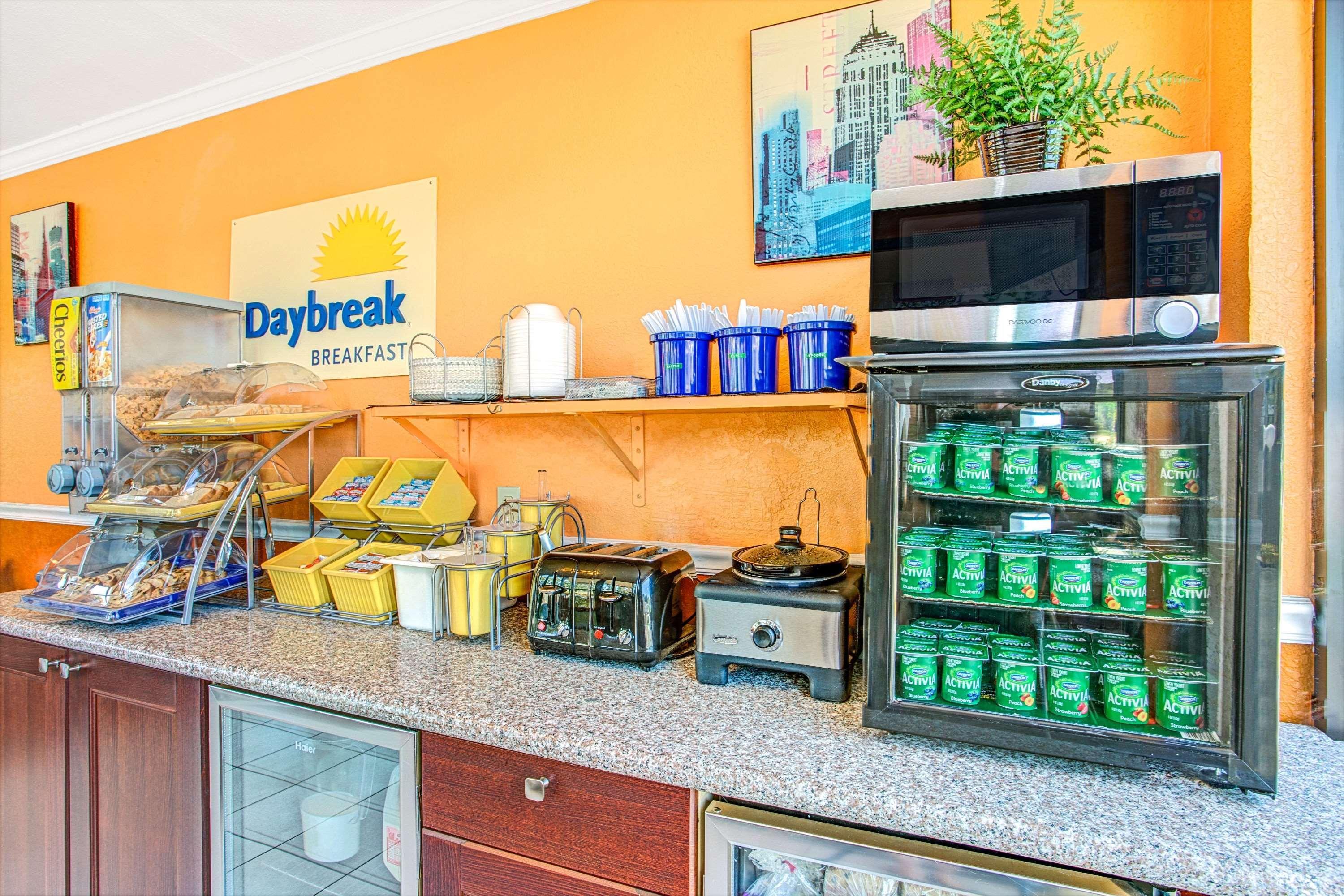 Days By Wyndham Central Sankt Petersburg