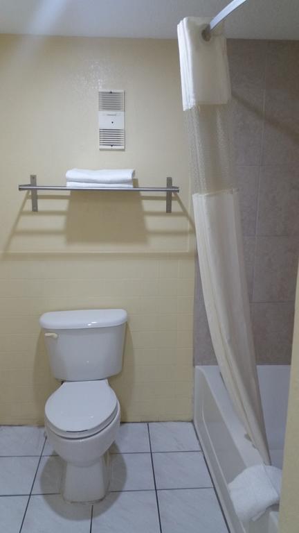 Hotel Days By Wyndham Central 2*
