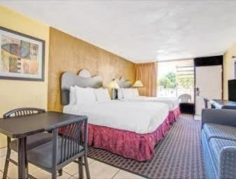 Hotel Days By Wyndham Central 2*